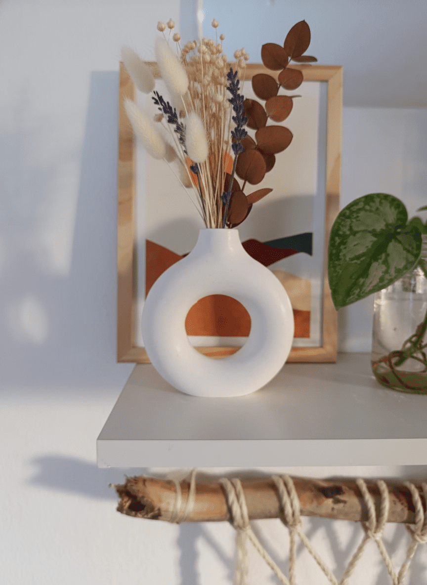 Set Florero Nórdico "Donut" Blanco + Ramo de Flores Secas (13cm) - Imagen 2